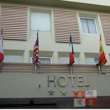 Hotel Castilla Y Leon Γκουανταλαχάρα Εξωτερικό φωτογραφία