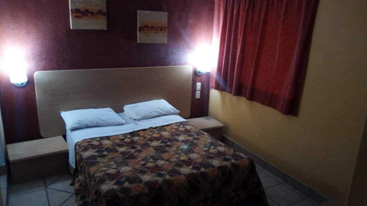 Hotel Castilla Y Leon Γκουανταλαχάρα Εξωτερικό φωτογραφία