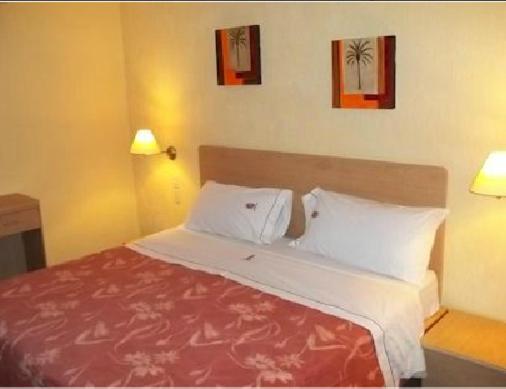 Hotel Castilla Y Leon Γκουανταλαχάρα Δωμάτιο φωτογραφία