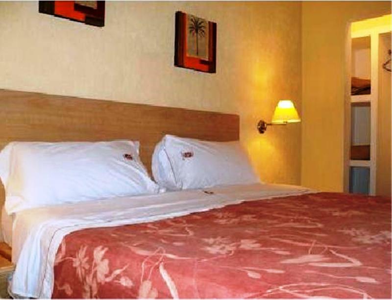 Hotel Castilla Y Leon Γκουανταλαχάρα Εξωτερικό φωτογραφία